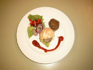 Rindfleisch-Frikadellen mit grünem Pfeffer und Petersilie