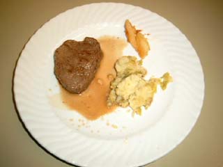 Rindermedaillons mit Calvadossauce und Rosenkohlstampf