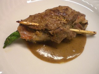 Kalbsfilet-Rouladen mit grünem Spargel