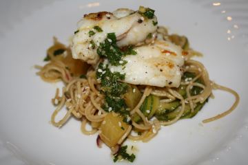 Chinesischer Nudelsalat mit Seeteufel
