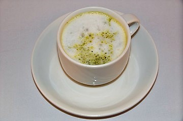 Cappuccino von gelben Zucchini