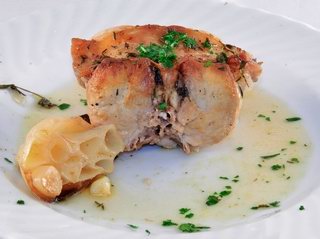 Kaninchen mit jungem Knoblauch