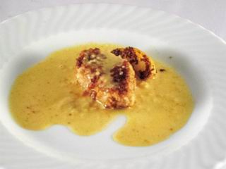 Schweinefiletmedaillons mit Honig an Currysauce  