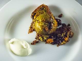 Feigen auf Croissants und Mascarpone  