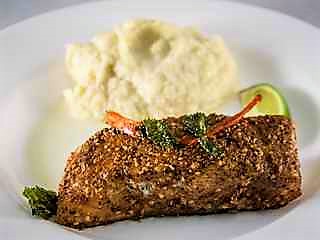 Lachs mit Blumenkohlpüree